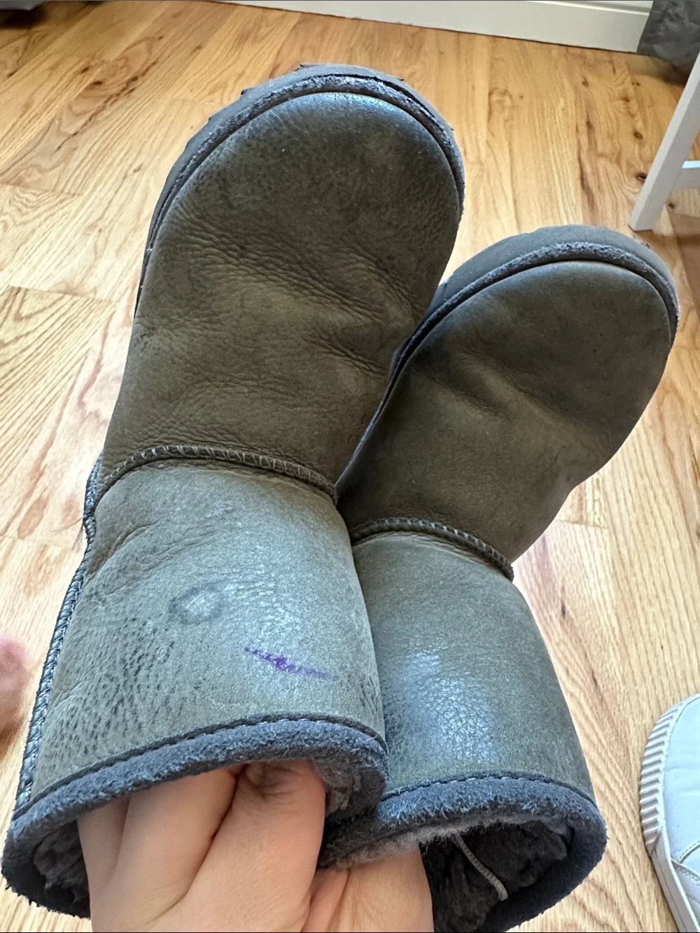 UGG Short Shearling Boots - Charcoal Gray